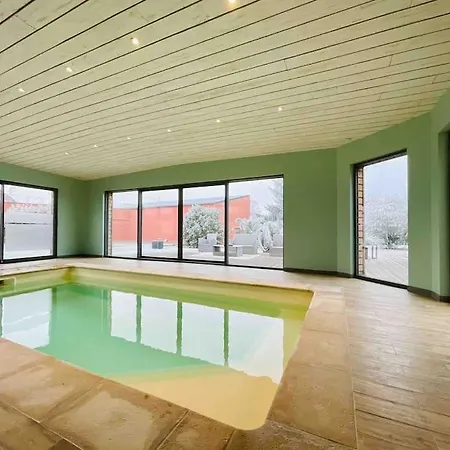 Villa D’architecte Avec Piscine Chauffée *