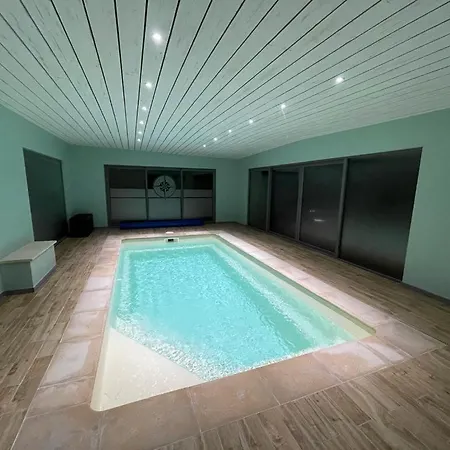 D’architecte Avec Piscine Chauffée Villa